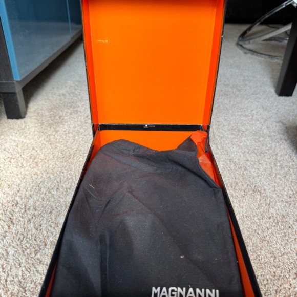 MAGNANNI MEDALLION-TOE WINGTIP DERBY LACE-UP BROGUES - Picture 10 of 10